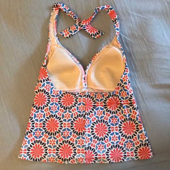 Lands’ End Tankini Top - Picture 2 of 4